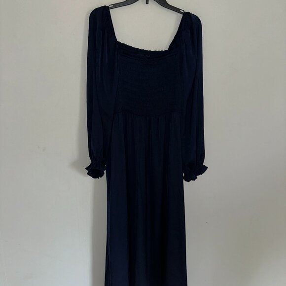 Gap Smocked Midi Dress Navy Size M NWT - Picture 4 of 8